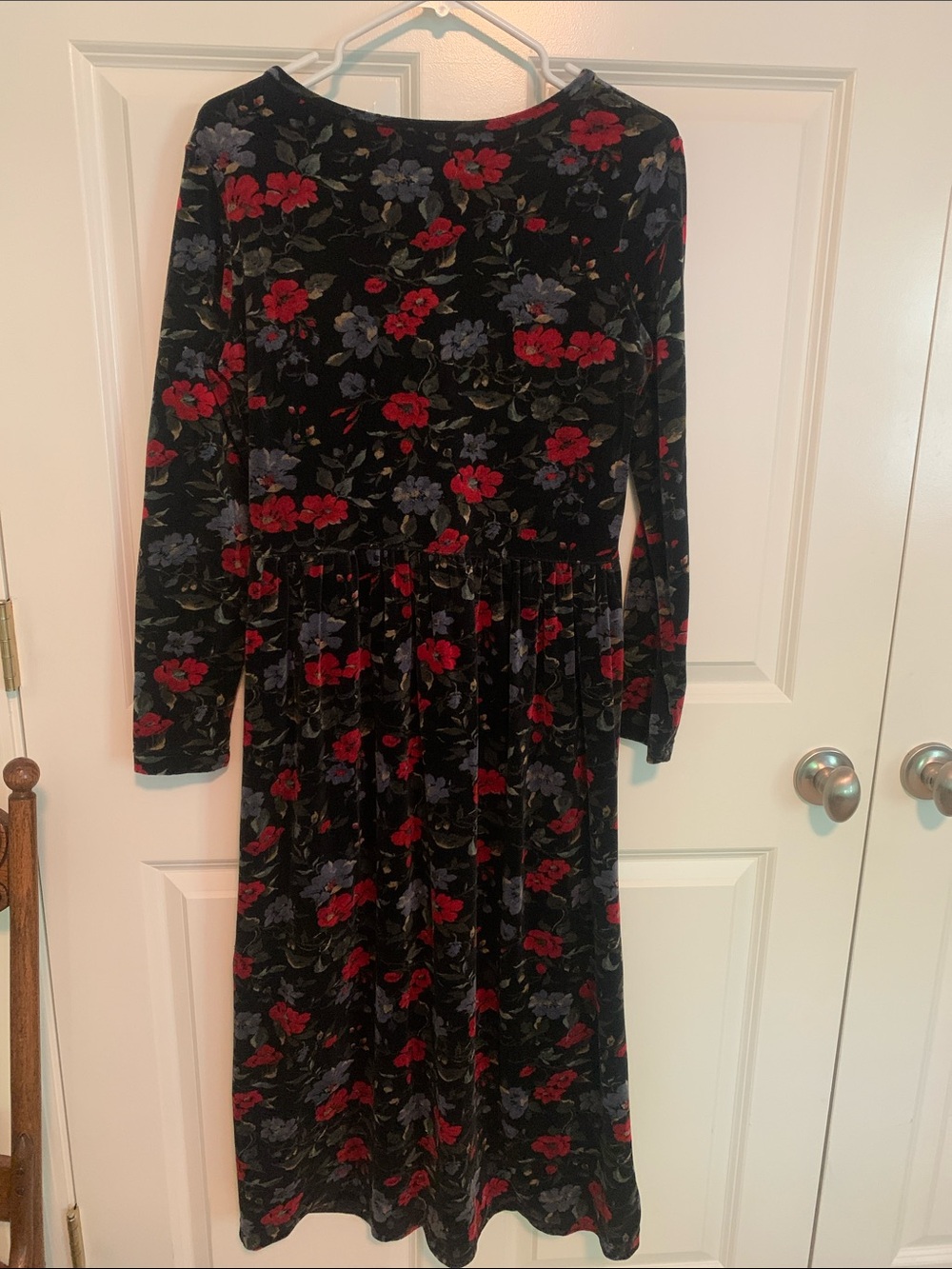 Pretty Velvet Floral Midi Dress in Size Small by Hanes Signature Collection